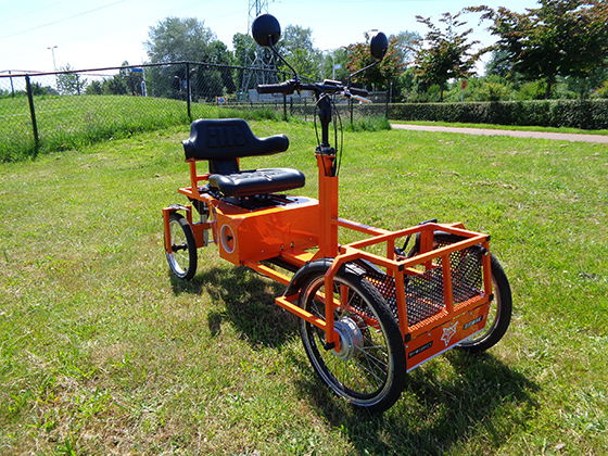 FoxiBikes Sitibike 1.7: bagageruimte voorin en achterop (i.c.m. optioneel bagagerekje), 
'vaste' voorwielen voor stabiliteit, sturende geveerde achterwielen 