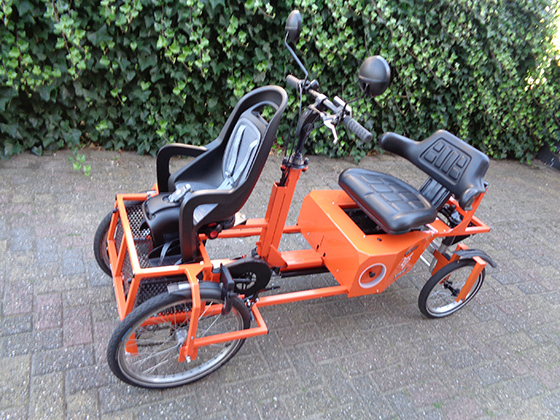 Een FoxiBike Sitibike is ook prima geschikt om kleine kinderen te vervoeren! Met behulp van de los verkrijgbare frameplaat kunt u eenvoudig uw eigen of ons fietskinderzitje op het frame monteren.