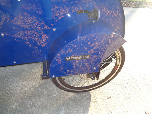 Het rechtervoorwiel van de Spidibike is een e-bike wiel, met krachtige schijfrem. 